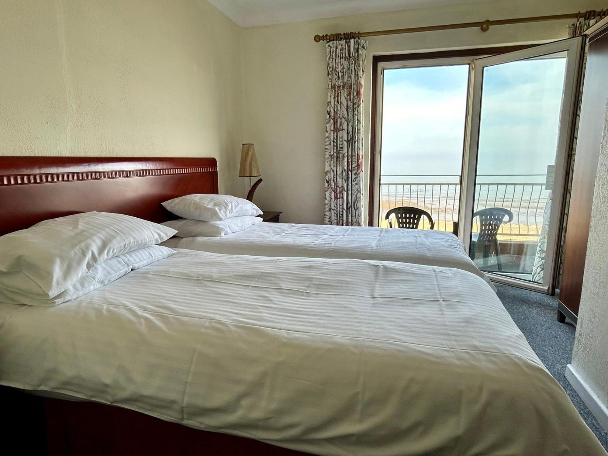 Bay View - Seafront, Sandown - Free Car Ferry For Bookings Of 3 Or More Nights, Subject To Availability Exterior photo