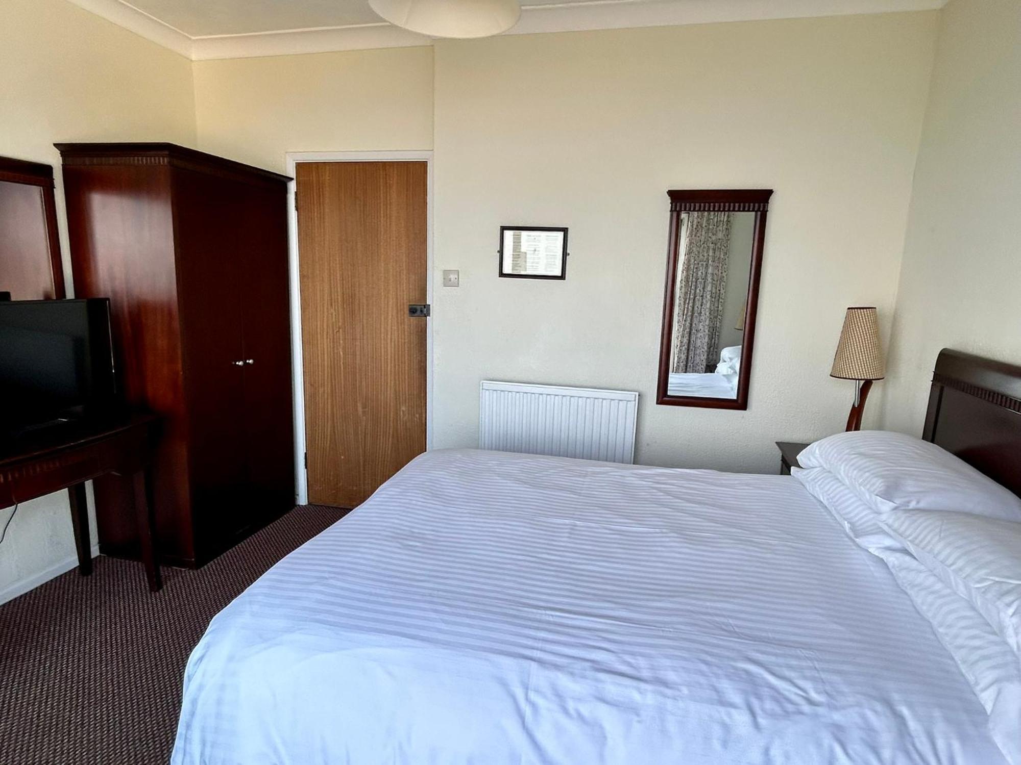 Bay View - Seafront, Sandown - Car Ferry Deal Hotel Room photo