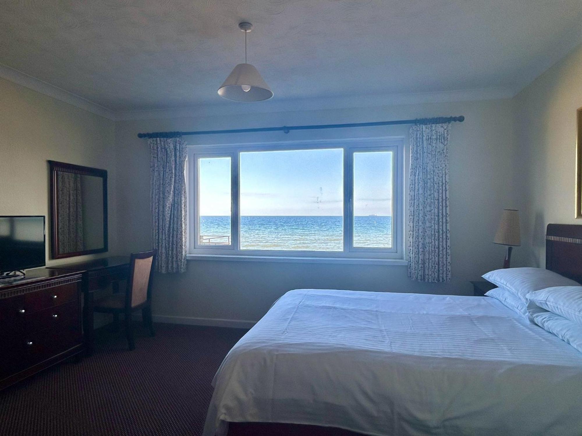 Bay View - Seafront, Sandown - Free Car Ferry For Bookings Of 3 Or More Nights, Subject To Availability Exterior photo